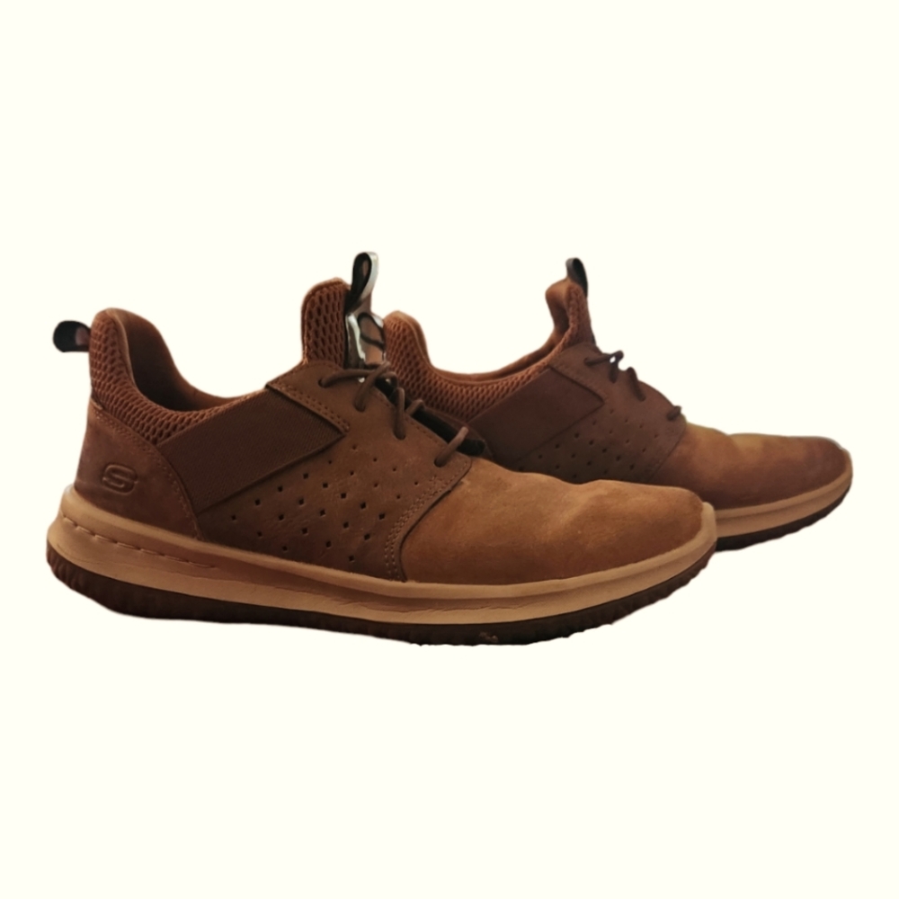 Skechers slip on- 8